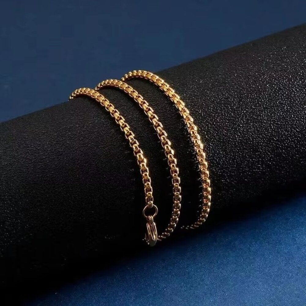 ☘️ Beautiful New 22" Round Box Necklace 4mm Wide 18K Gold ☘️ - Picture 1 of 5